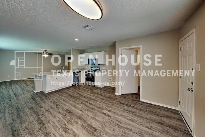 4900 Parkview Hills Ln - Photo 6 of 20