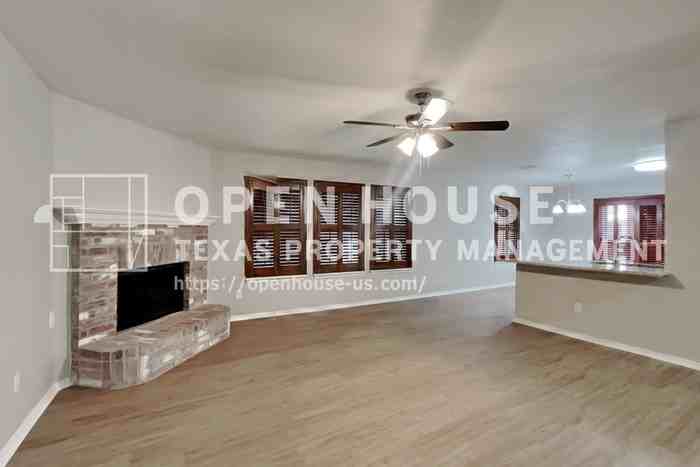 6017 Bronze River Rd - Photo 4 of 32