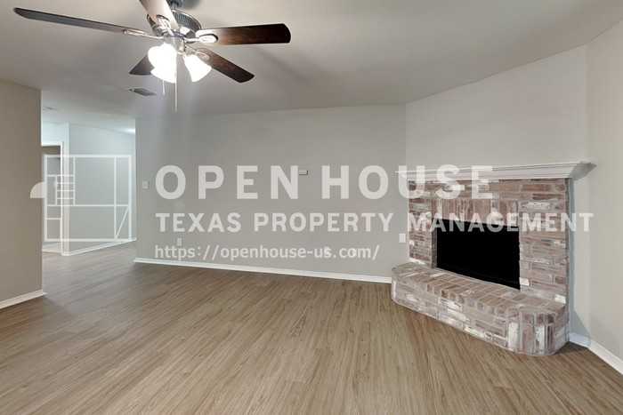 6017 Bronze River Rd - Photo 5 of 32