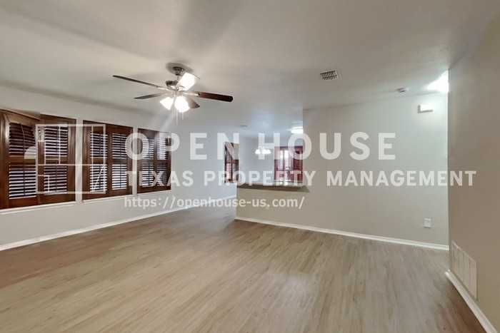 6017 Bronze River Rd - Photo 6 of 32