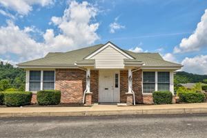 featured image of 100 Oakmont Way