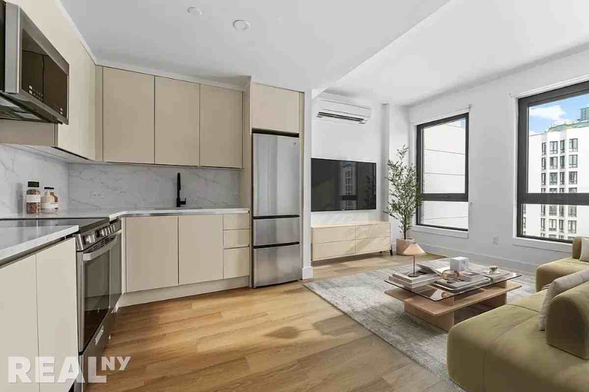 Hope St #415 - Photo 4 of 16