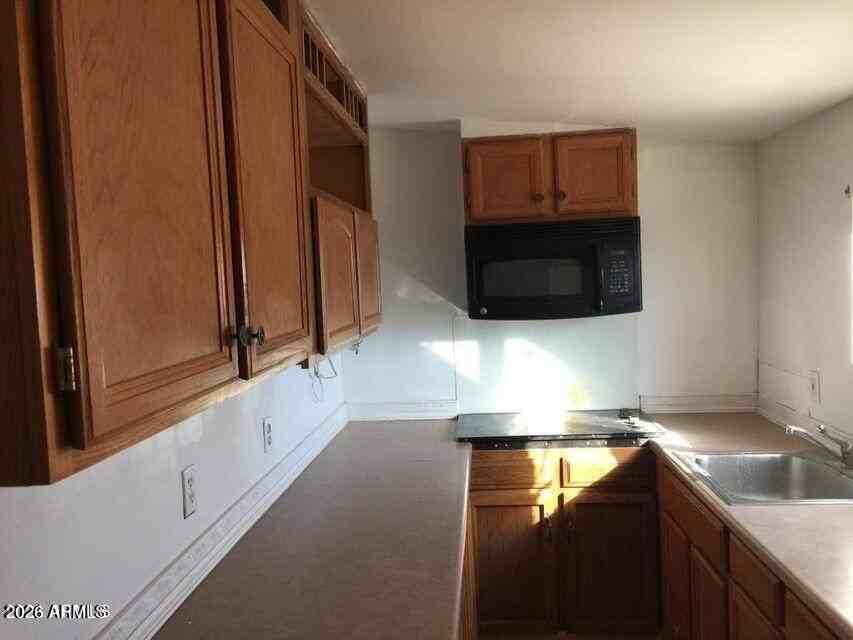1711 S 28th Dr - Photo 6 of 13