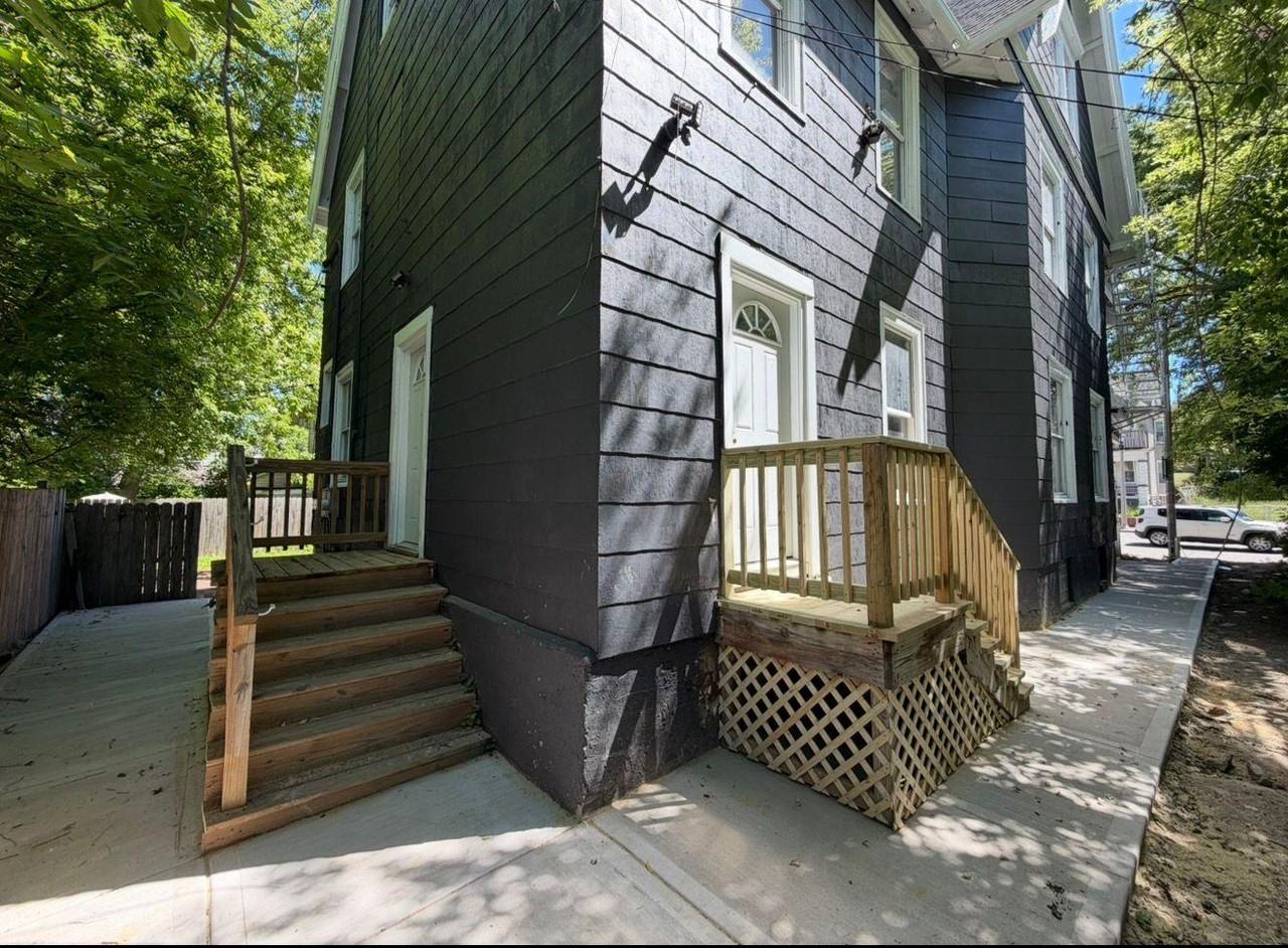 2213 N Holton St - Photo 4 of 4