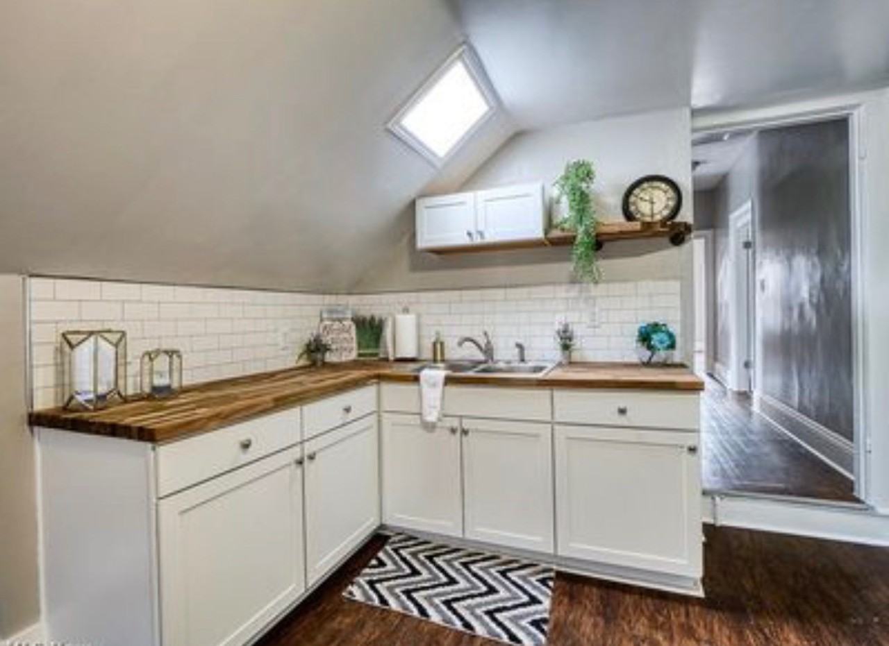 1924 Rowley Ave - Photo 4 of 10