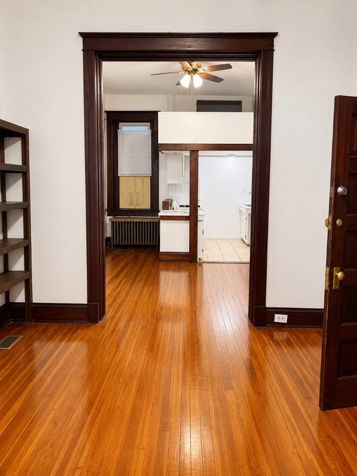 220 S Augusta Ave - Photo 4 of 8
