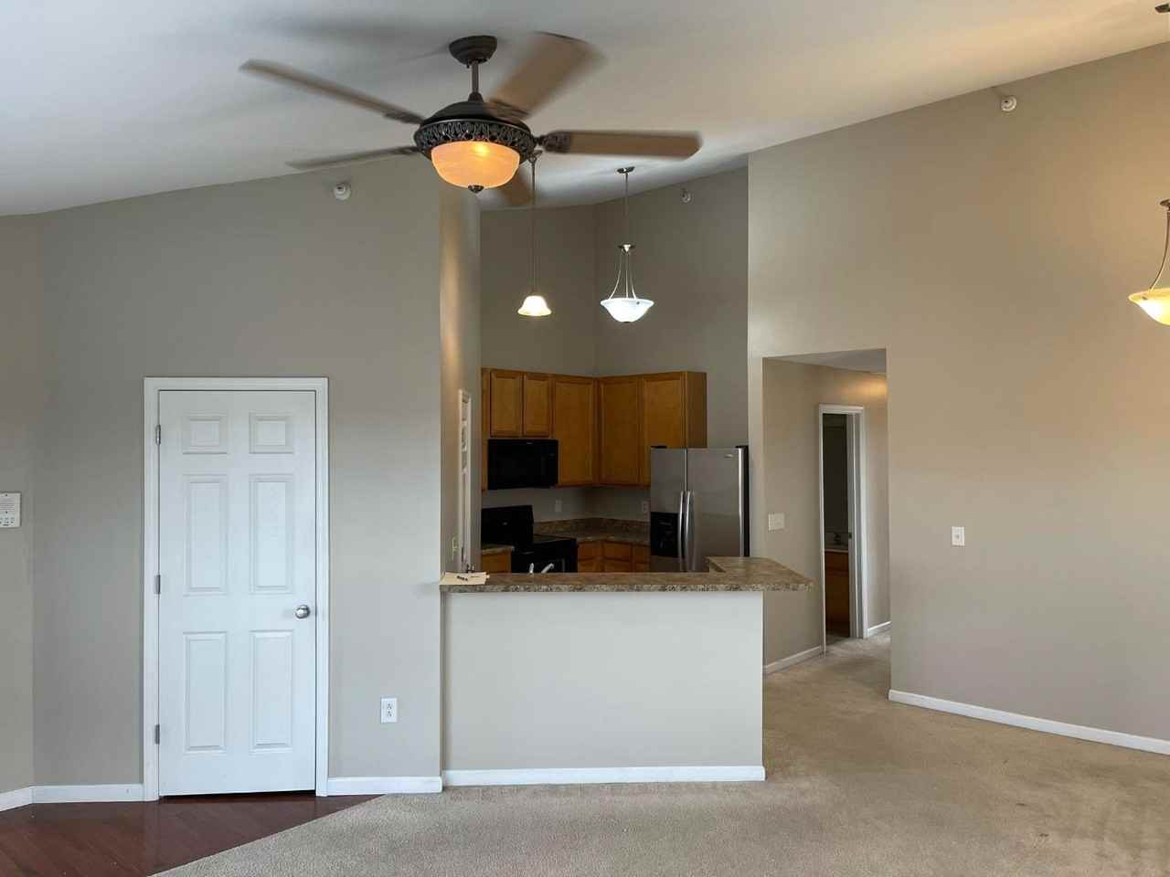 712 Harbor Woods Dr - Photo 3 of 19
