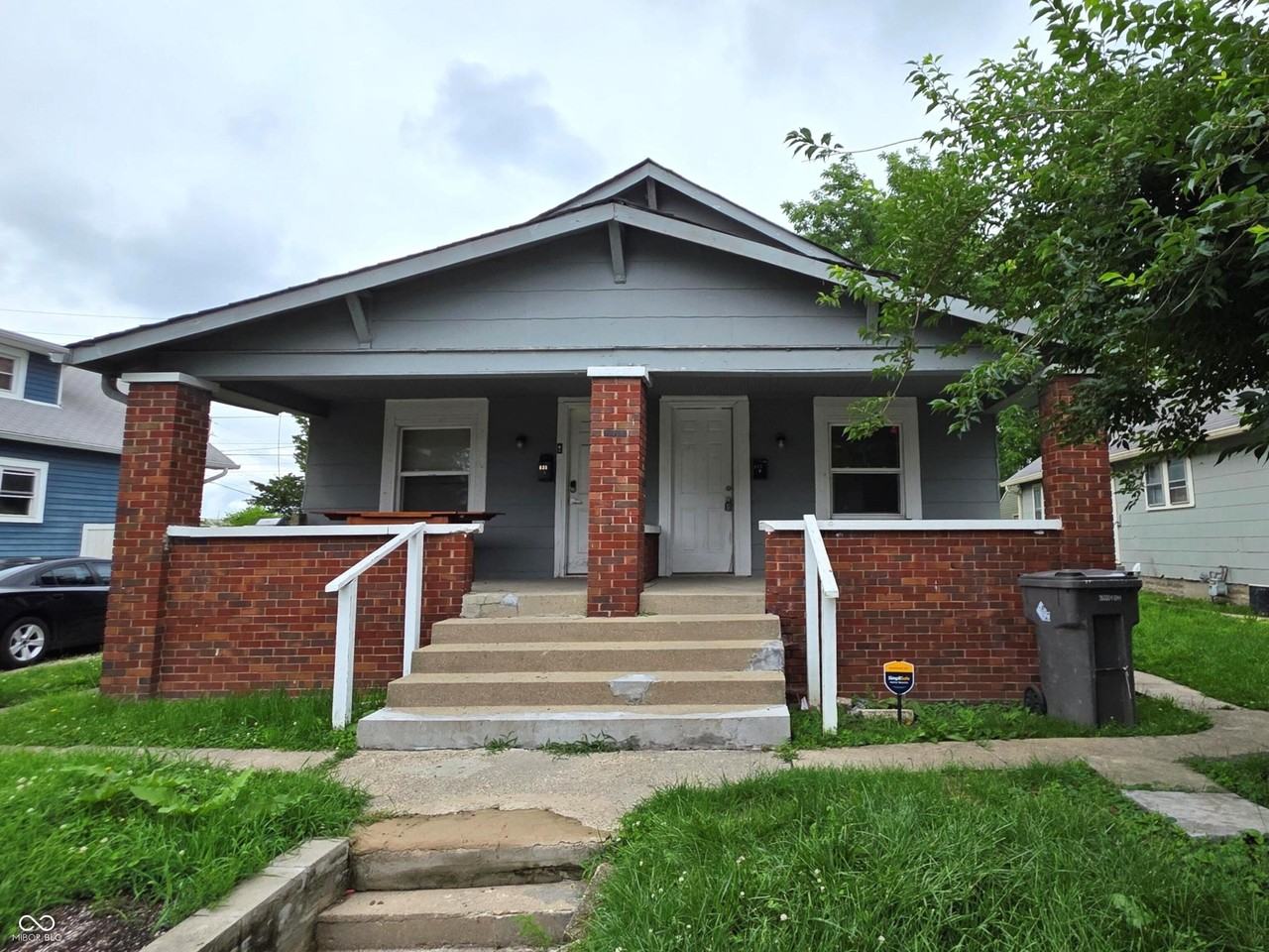 833 N Gladstone Ave