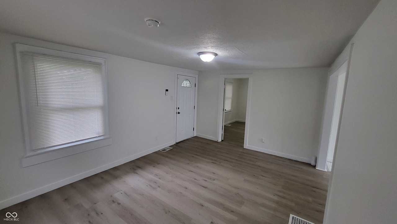 835 Tecumseh St - Photo 4 of 20
