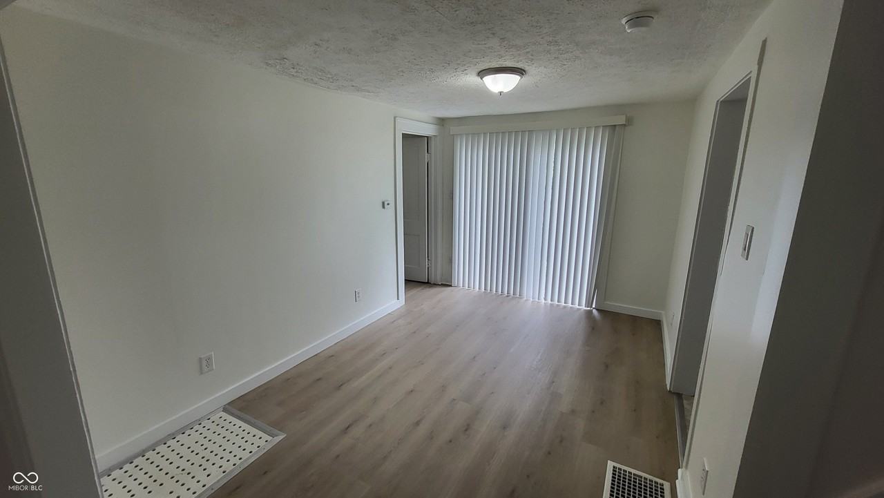 835 Tecumseh St - Photo 5 of 20