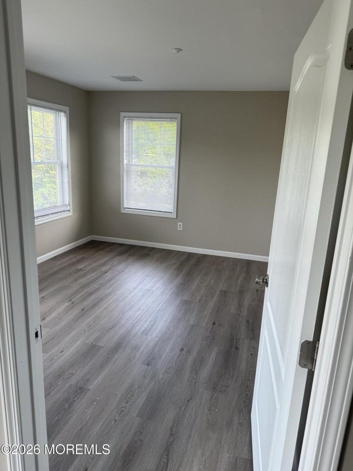 1 Memorial Dr #203 - Photo 5 of 7