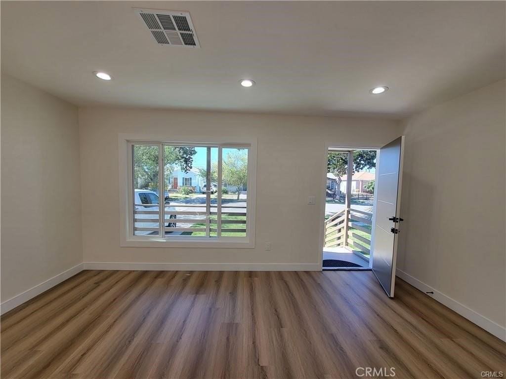 3140 Golden Ave - Photo 4 of 13