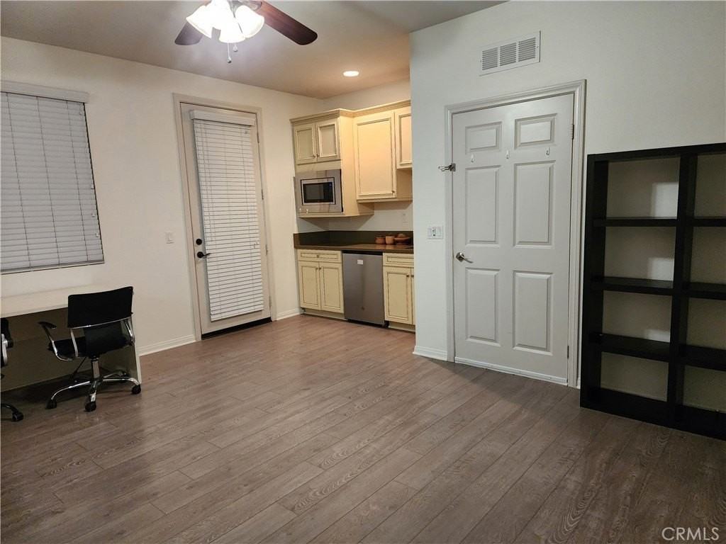 1330 Clementine Way #A - Photo 4 of 14