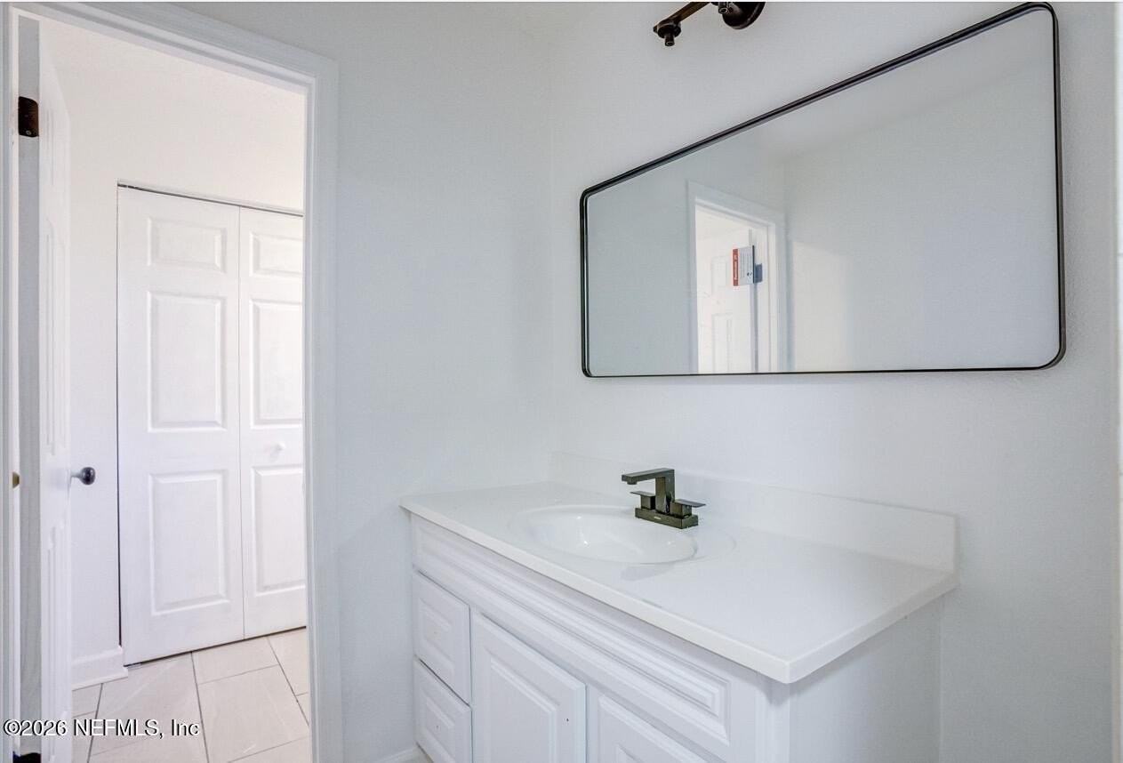 726 Plainfield Ave - Photo 6 of 13