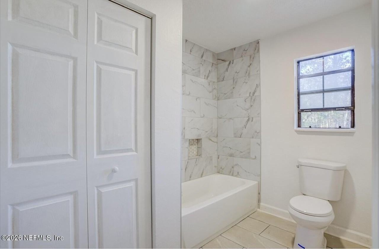 726 Plainfield Ave - Photo 7 of 13