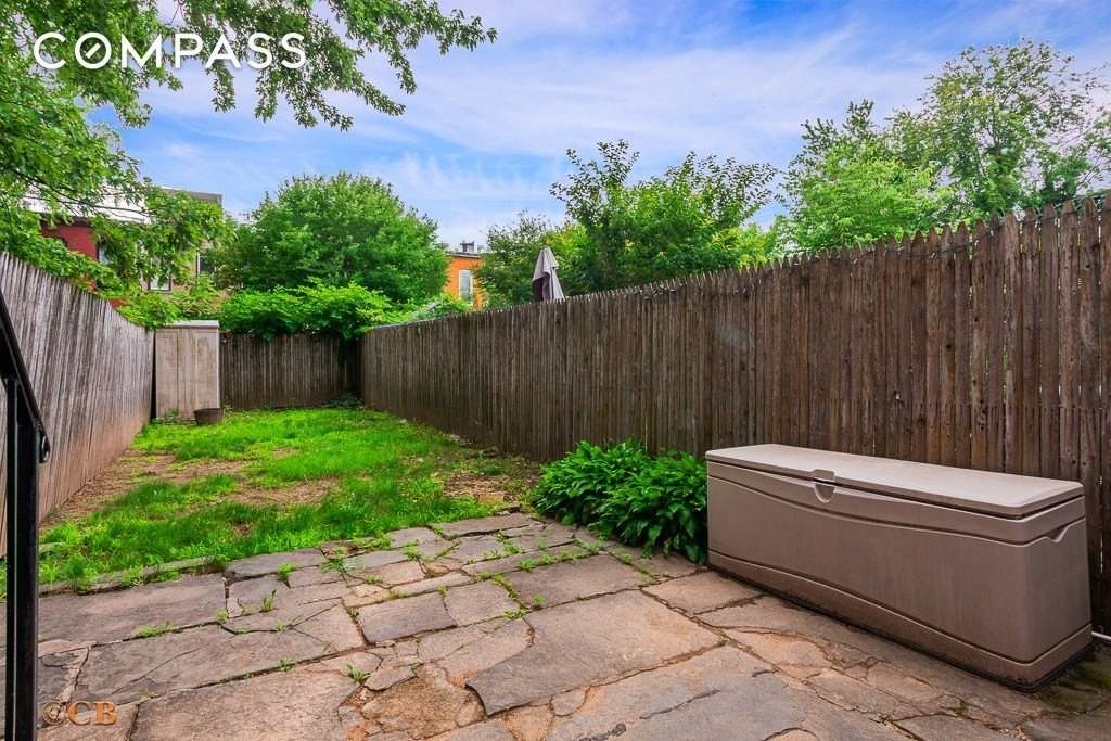 268 Bainbridge St - Photo 6 of 9