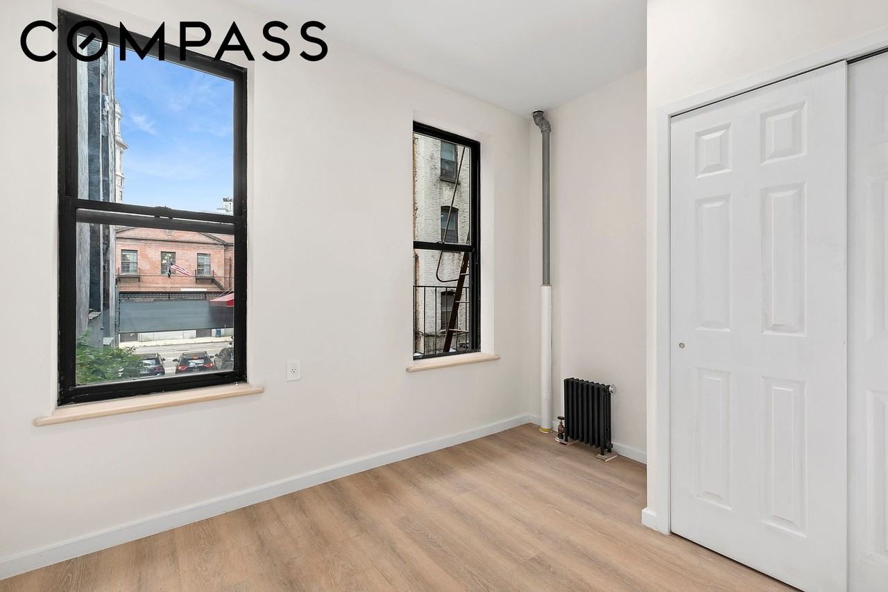 117 Henry St #8