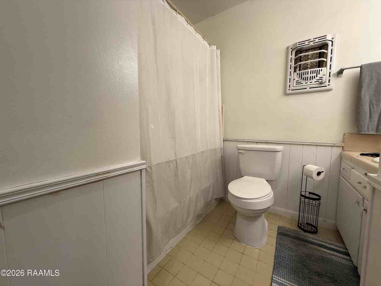 204 Winsor Dr - Photo 7 of 11
