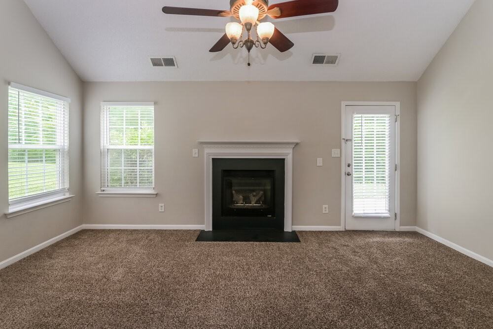 10606 Pickerel Ln - Photo 6 of 17