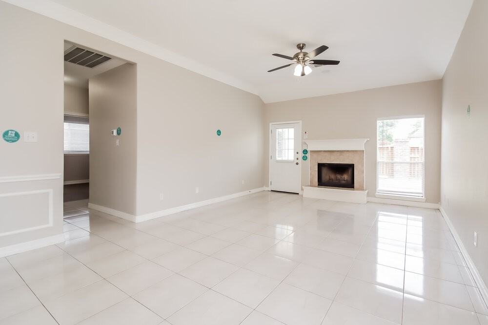 3306 Maymist Dr - Photo 4 of 16