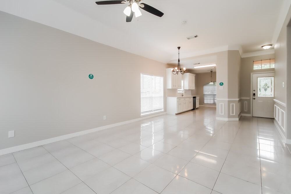 3306 Maymist Dr - Photo 5 of 16