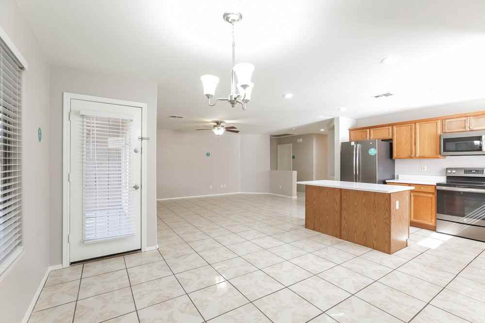 4218 N 92nd Ln - Photo 5 of 16