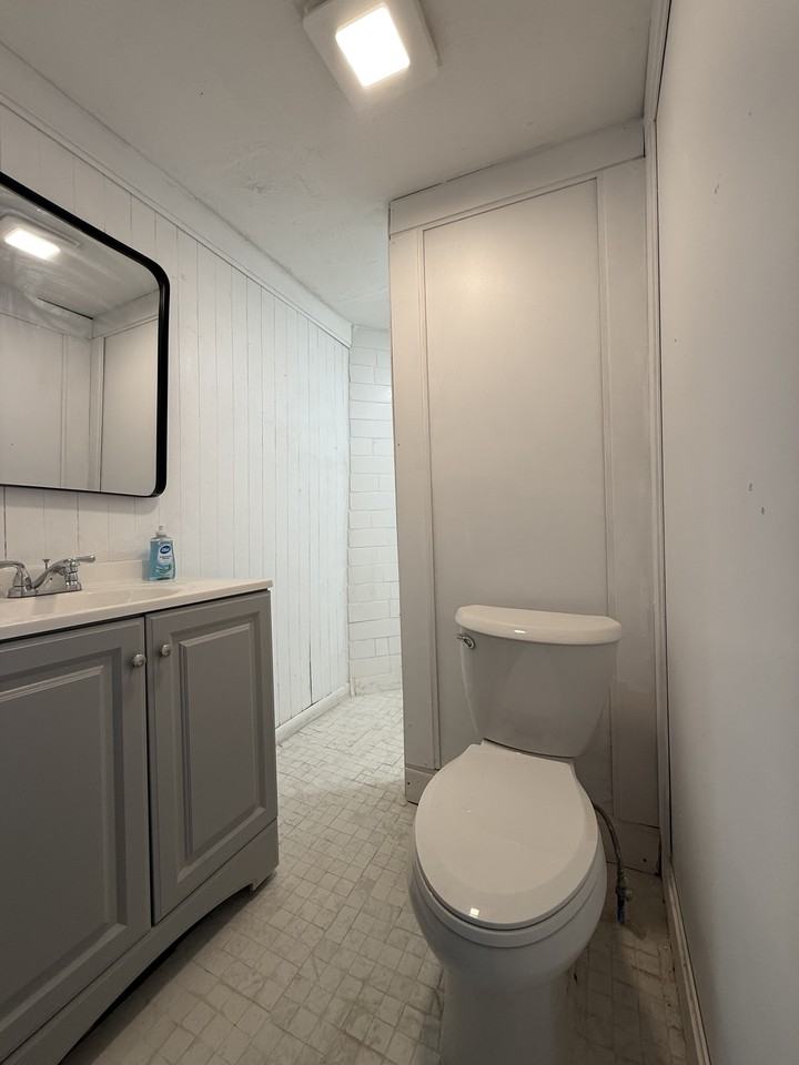 117 E Cooper St #1 - Photo 7 of 9