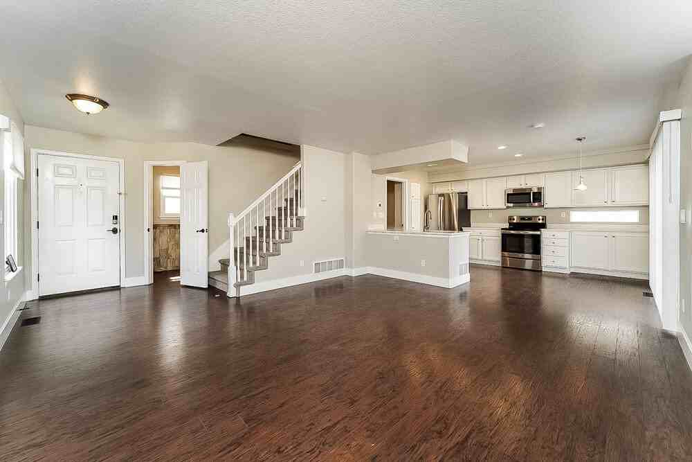 4483 Lyndenwood Pt - Photo 5 of 19