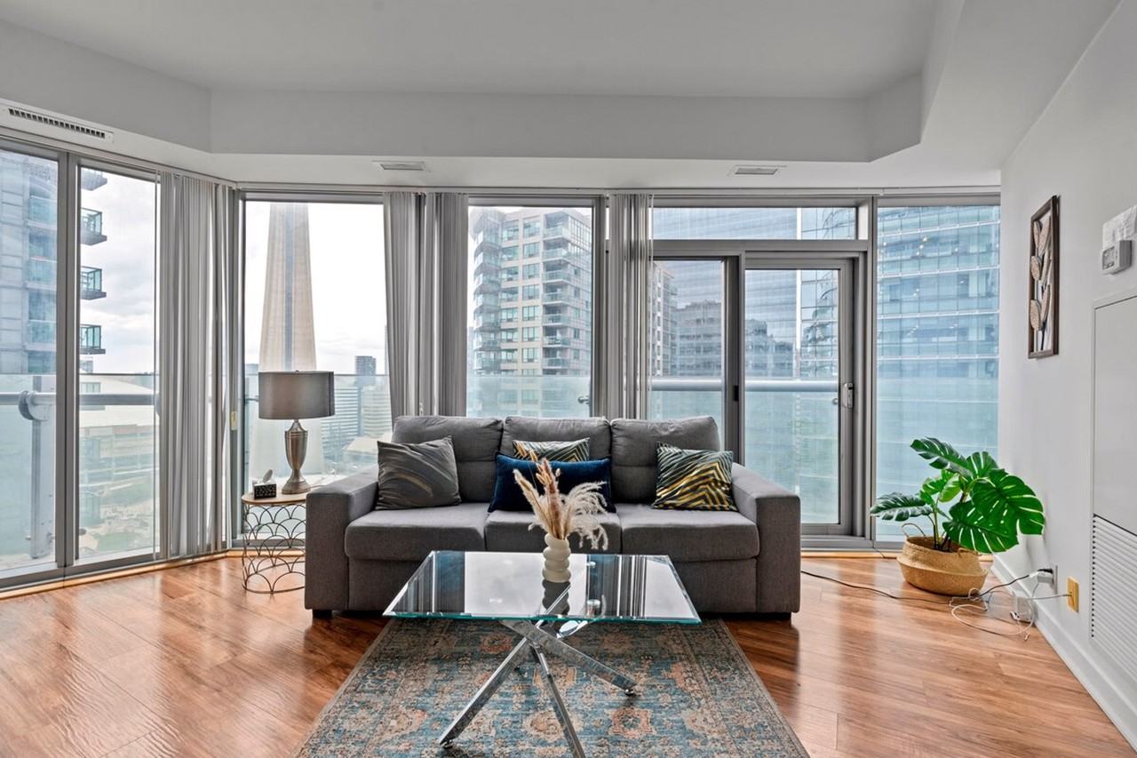 25 Lower Simcoe Street - Photo 2 of 16