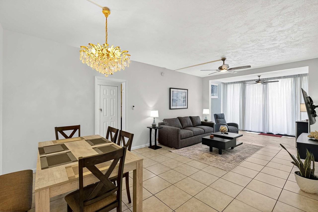 5830 Jamaica Royale #1578366P - Photo 4 of 33