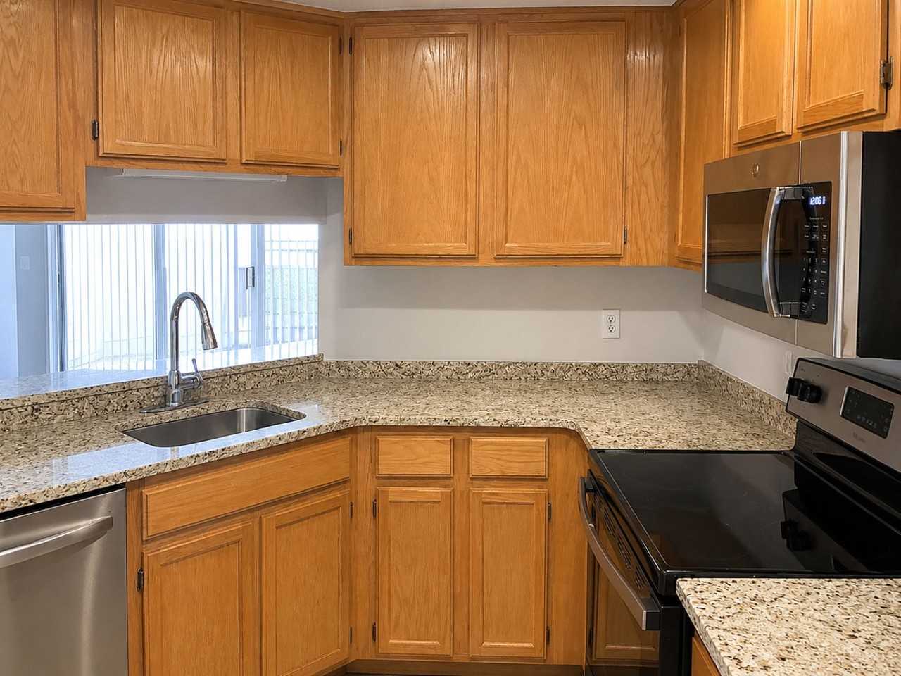 2557 Stockbridge Dr #1 - Photo 7 of 19