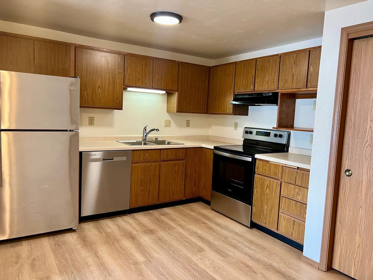 730 Abrams St - Photo 4 of 13