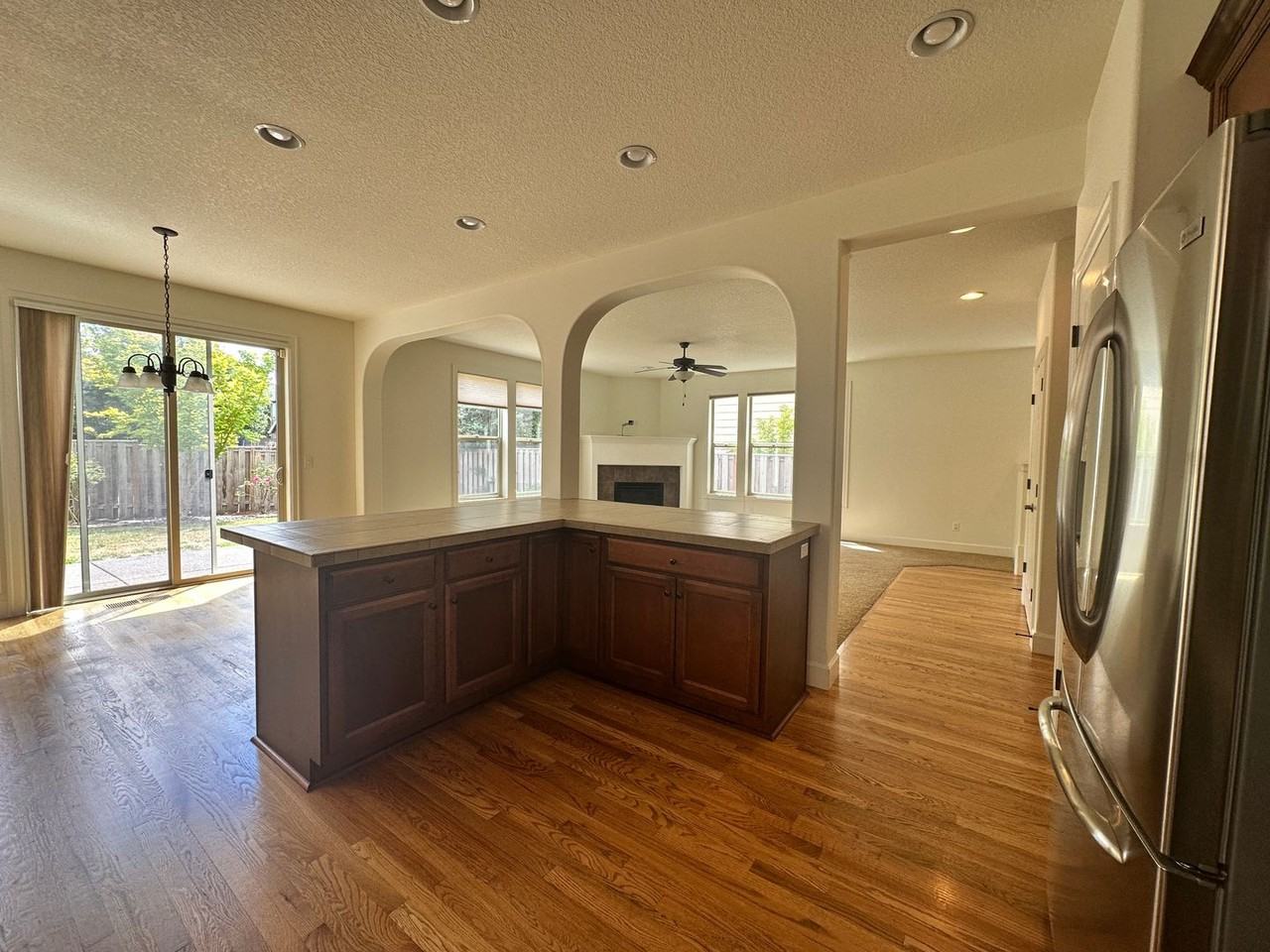 728 Se Bayshore Cir - Photo 5 of 24