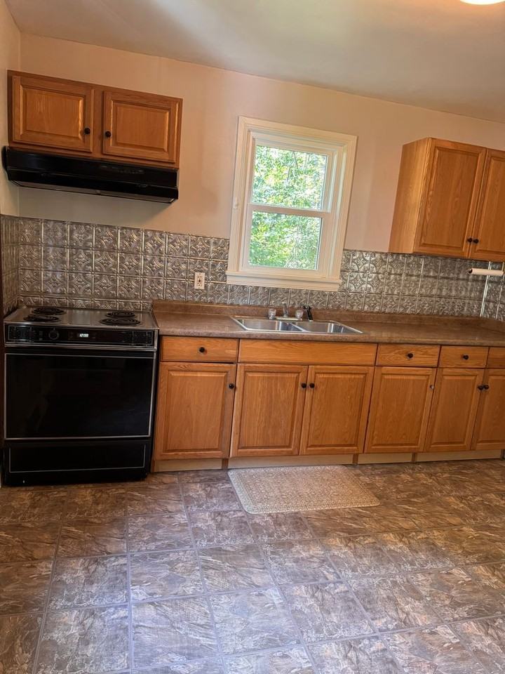 613 Westview Dr - Photo 3 of 17