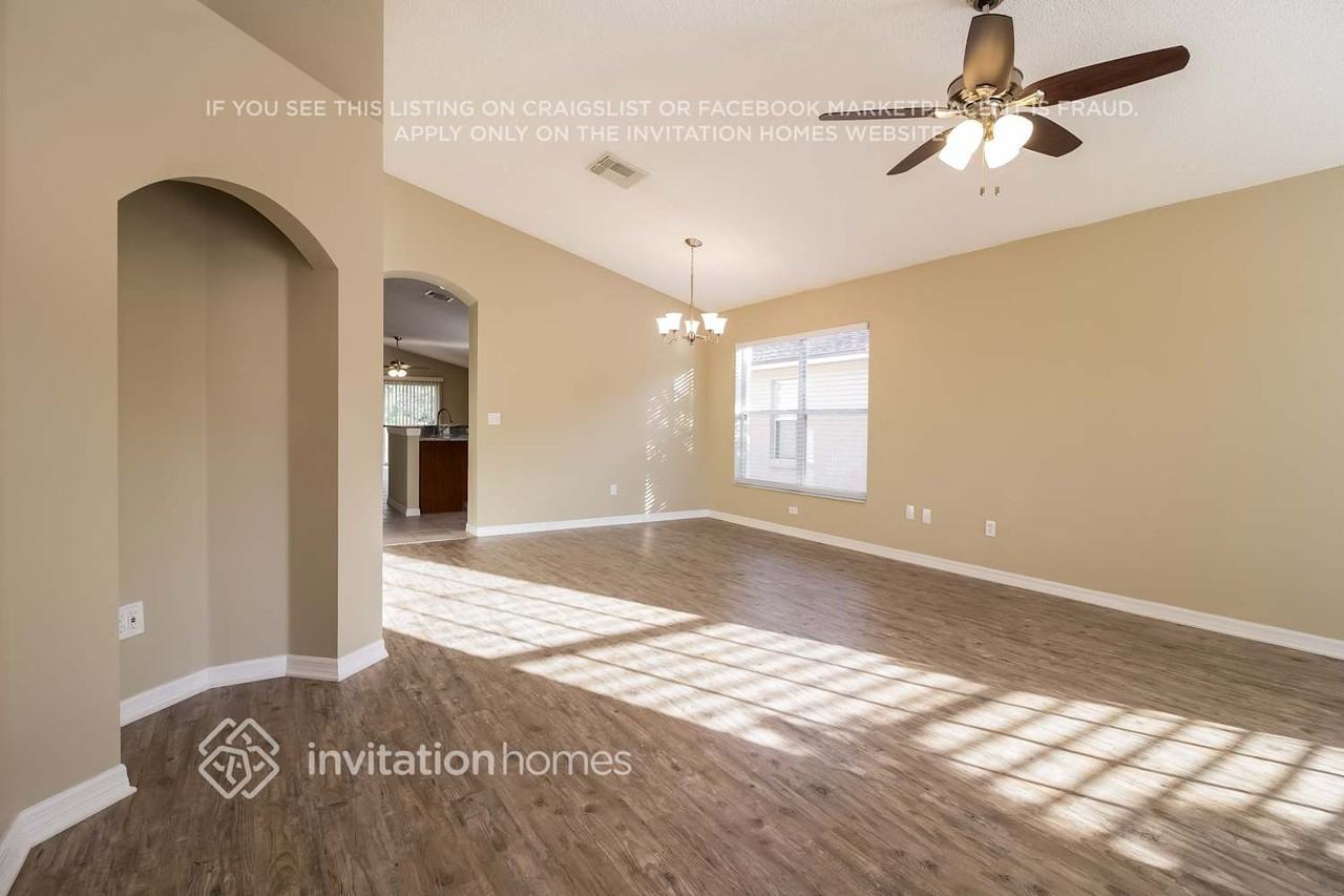 9413 Southern Garden Cir - Photo 6 of 20