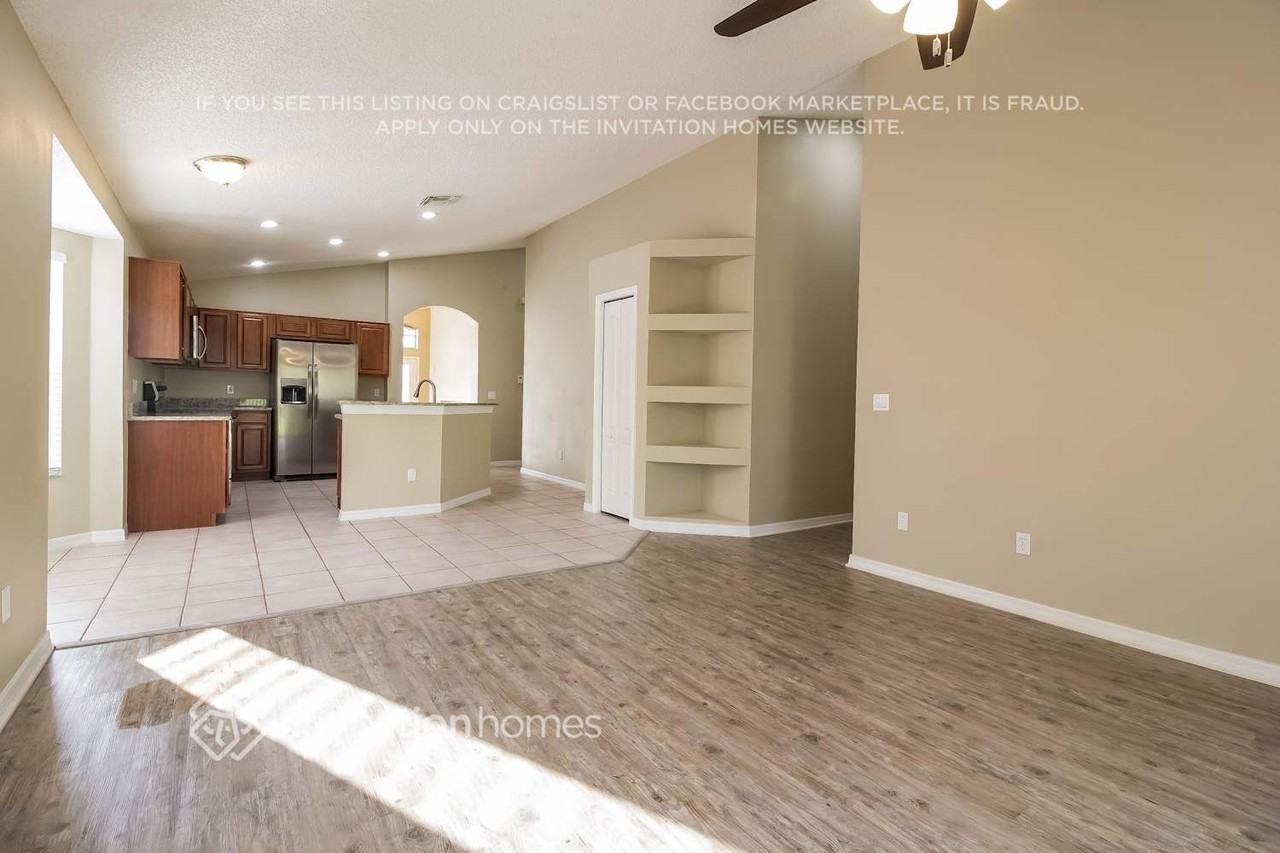 9413 Southern Garden Cir - Photo 7 of 20