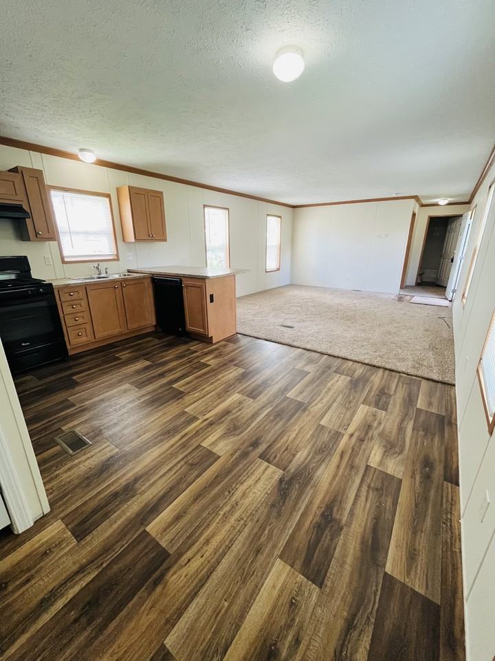 9358 White Pine Ct #120 - Photo 4 of 16