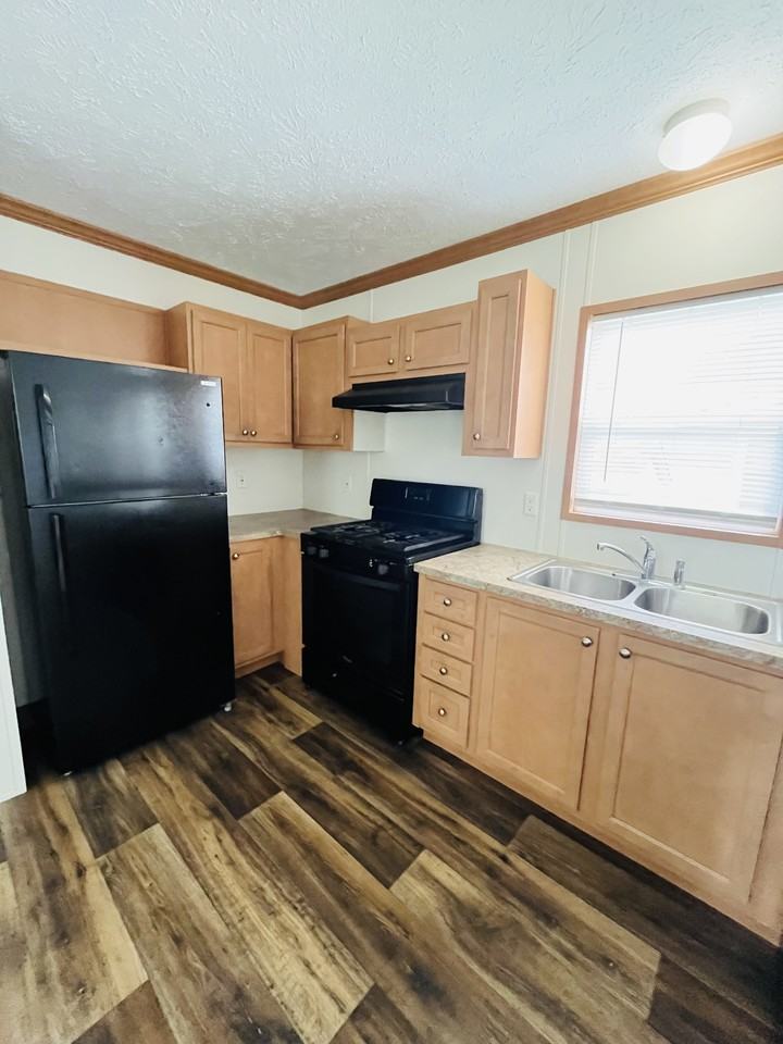 9358 White Pine Ct #120 - Photo 5 of 16