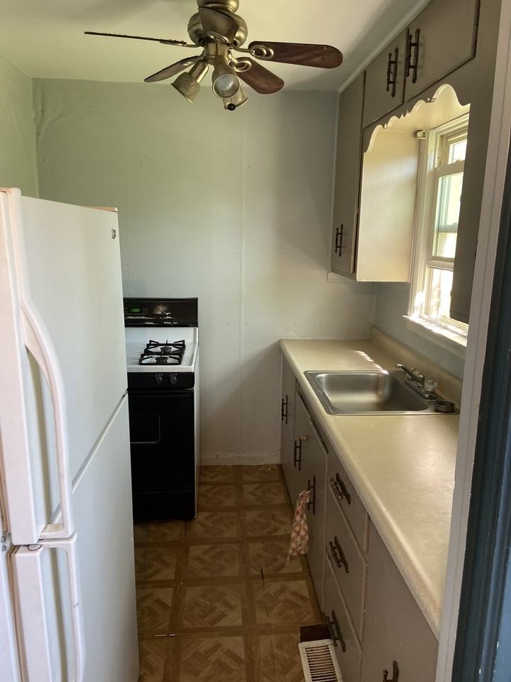 1635 Verbena Street - Photo 5 of 11