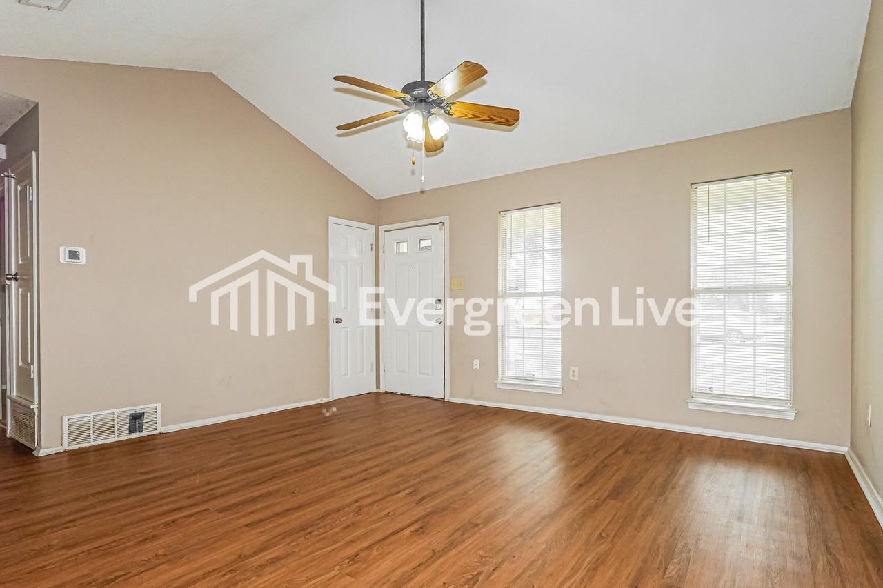 10170 Oak Leaf Dr - Photo 4 of 15