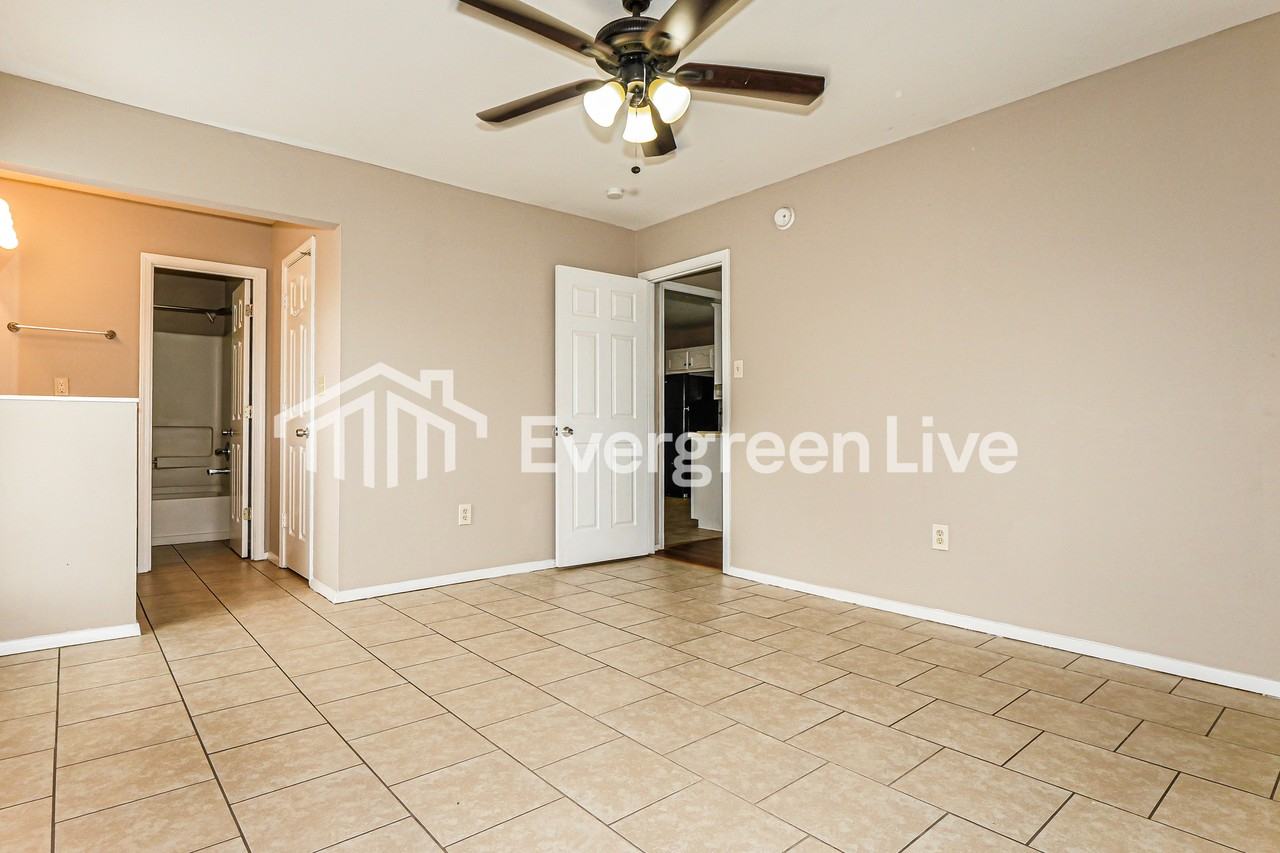 10170 Oak Leaf Dr - Photo 7 of 15