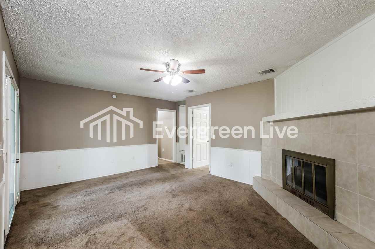 408 Shenandoah Rd N - Photo 4 of 15