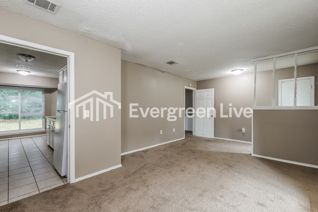 408 Shenandoah Rd N - Photo 5 of 15