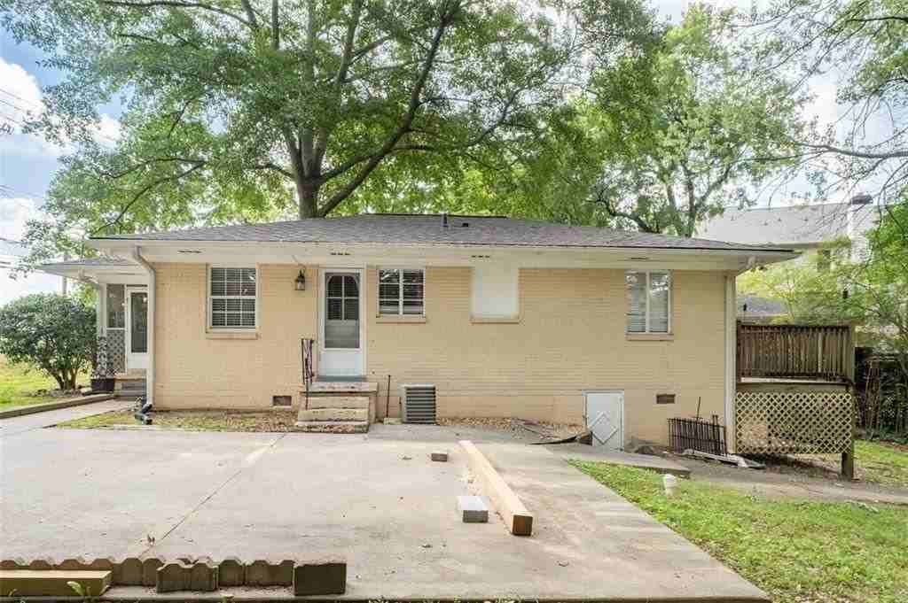 1401 Briarwood Rd Ne - Photo 3 of 29