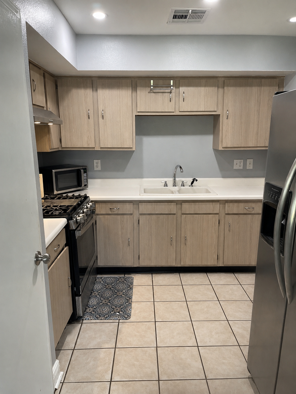 676 Aline St - Photo 3 of 8