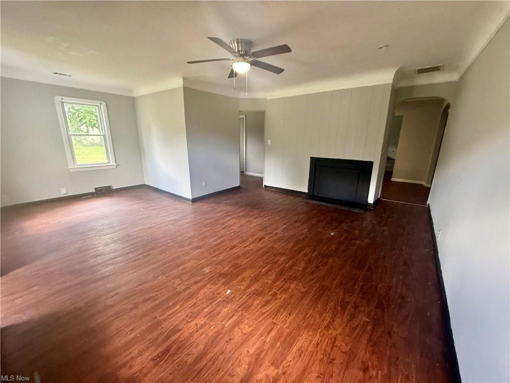 6988 Columbia Rd - Photo 2 of 3