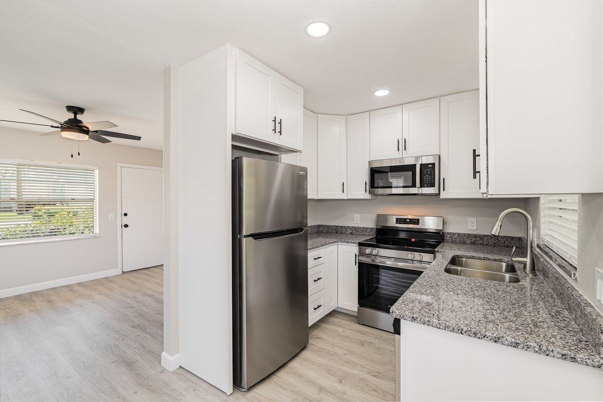 122 Niemira Ave - Photo 3 of 29