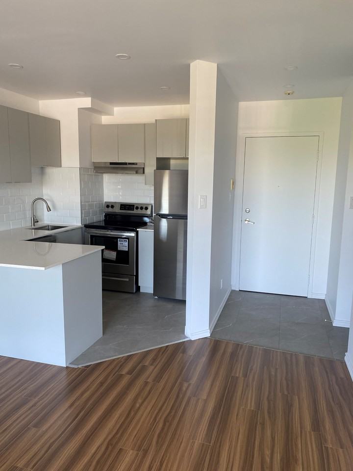 15 AV. DES LOURDES - Photo 2 of 14
