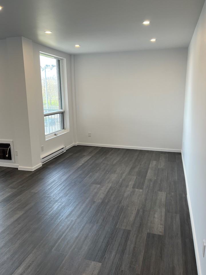 15 AV. DES LOURDES - Photo 6 of 14