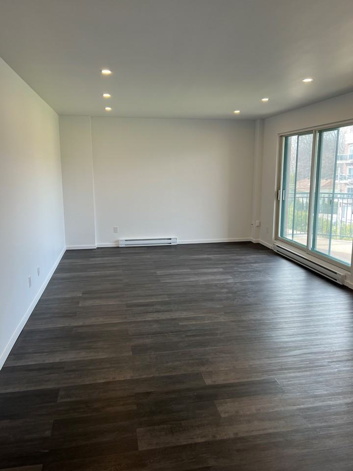15 AV. DES LOURDES - Photo 7 of 14